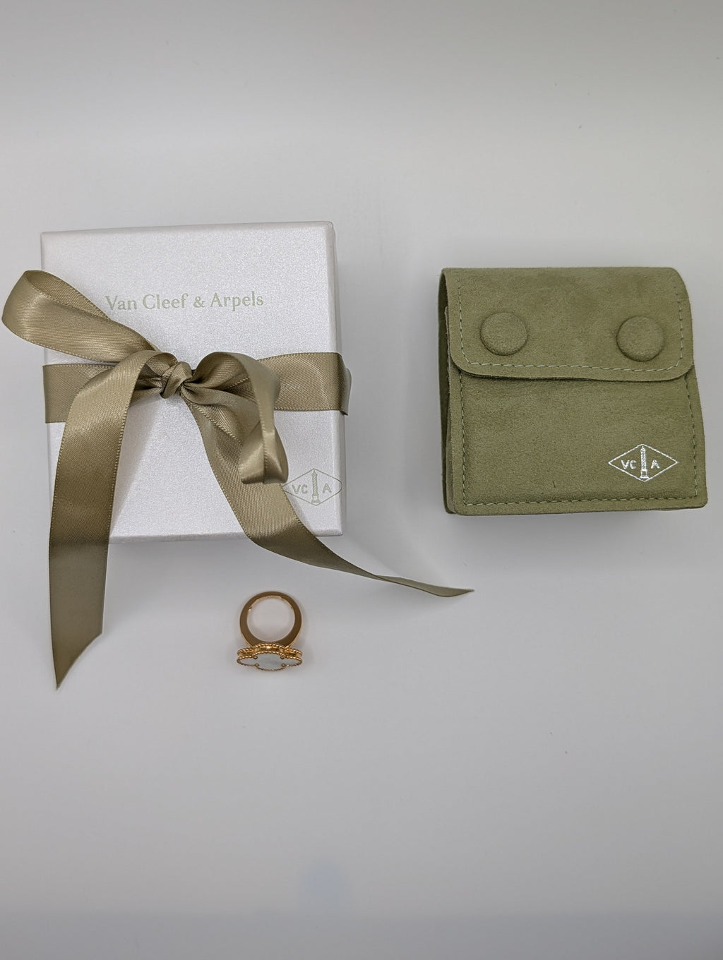Van Cleef & Arpels Arpels Magic Alhambra Ring